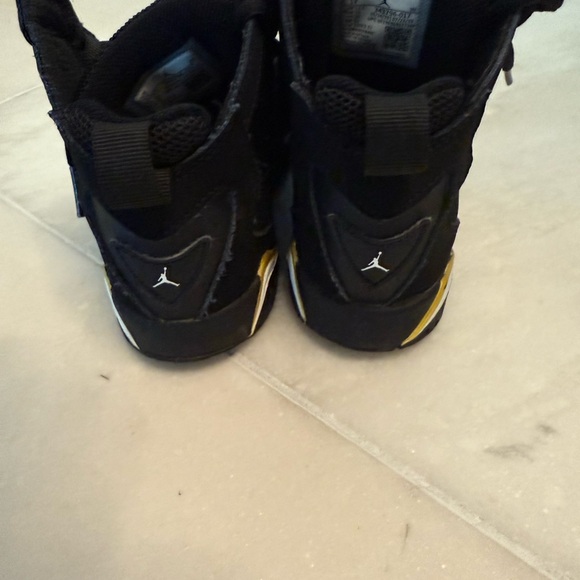 Nike Jordan s rakers. Barely used. Great condition. No odor - Picture 2 of 7